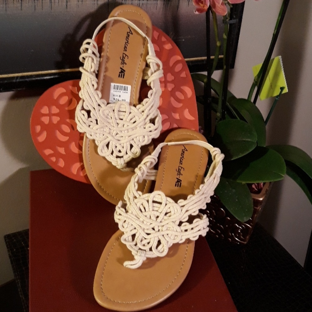 NWT ☆ AE Flats ☆